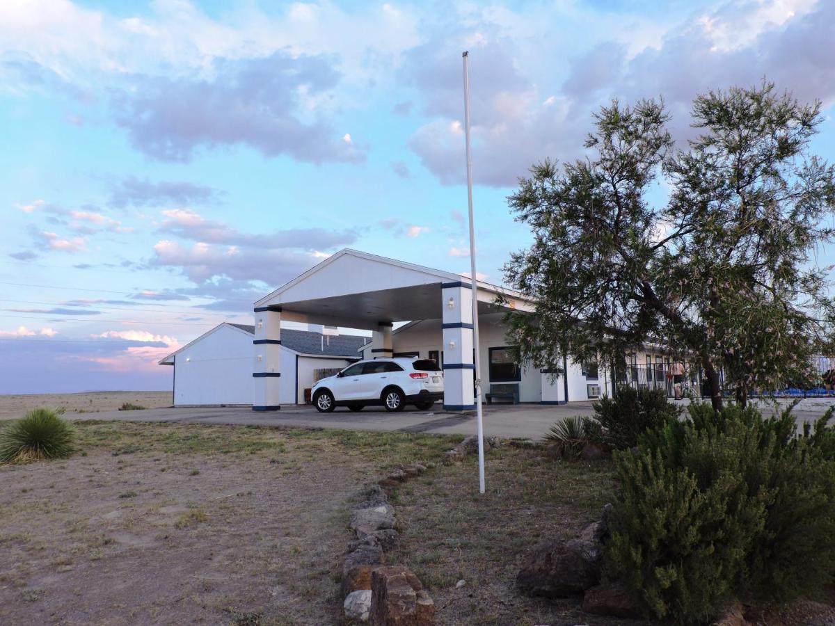Riata Inn - Marfa Exterior photo