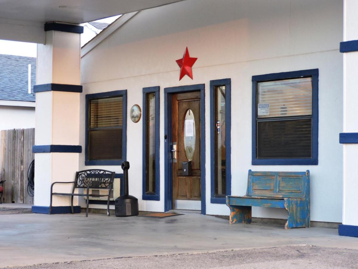 Riata Inn - Marfa Exterior photo